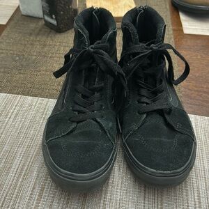 Kids size 2 vans with zip up back